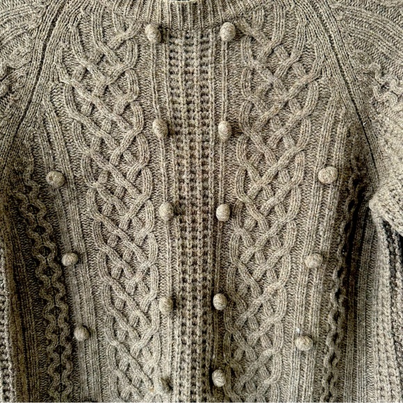 J. Crew Lambswool Bauble Cable Knit Crew Neck Pullover Sweater Taupe Siz… - Picture 3 of 5